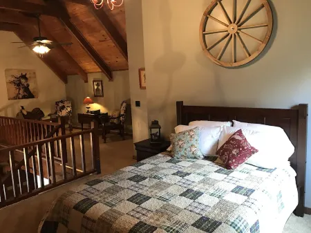 The Cabin at Flat Rock Farms - rustic charm on a beautiful former horse farm
