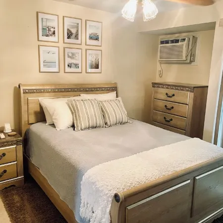 Coastal Charm Meets Cozy Comfort - 1BR Beachside Beauty!