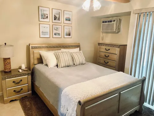 Coastal Charm Meets Cozy Comfort - 1BR Beachside Beauty!