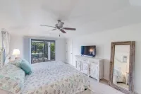 Quiet,Pet friendly house that feels just like Home! close to shopping,FGCU,beach Hotels in Three Oaks