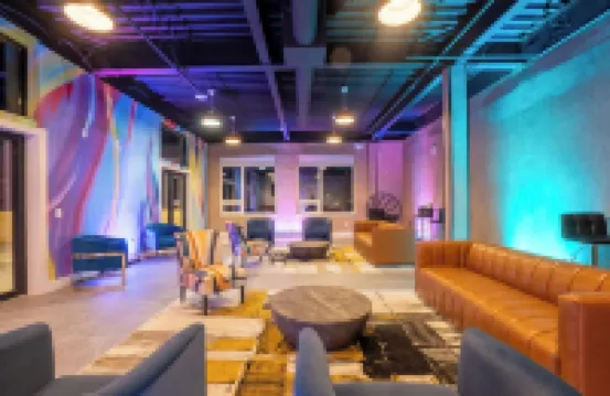 Bright & Bold with NYC Views, Sleep 13, Park 2 cars FREE, 3BR, 3Bath