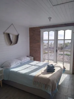 Delightful 1-bedroom Tiny house pet friendly in La Trinchera beach, Maule Hotel a