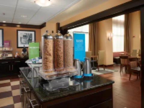 牛津-安妮斯頓歡朋套房酒店 牛津酒店