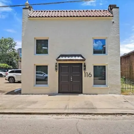 Bohemian Luxury-Downtown Jackson: Chic, industrial lofts in heart of the city!