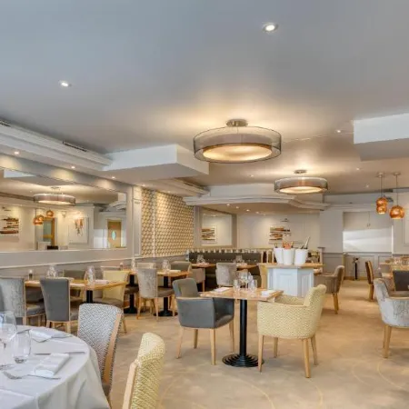 Brit Hotel Les Voyageurs