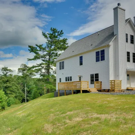 Timeless Hillsville Farmhouse Blue Ridge Parkway!