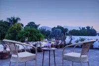 Cozy Farmstay with Swimming Pool. Pet Friendly