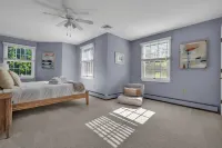 Charming Colonial in the Heart of Mystic