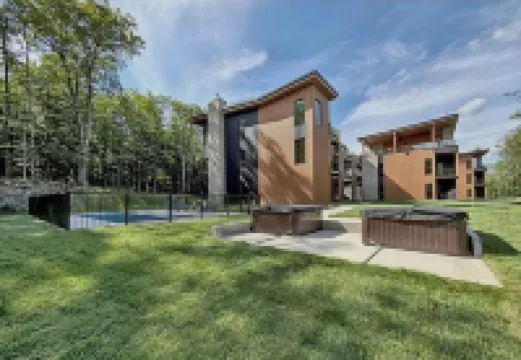 Le Panache Alpin| Condo-Spa-at the foot of Mont Orford