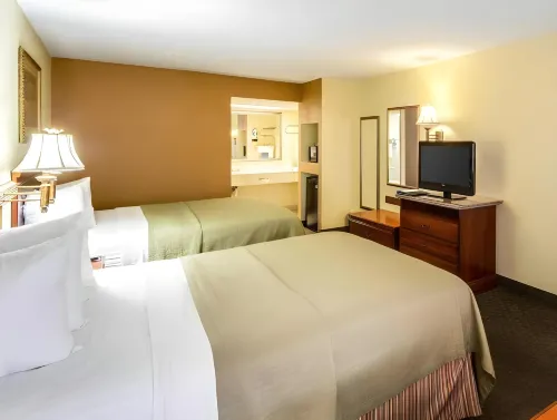 Econo Lodge Inn & Suites