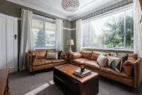 Vera’s of Oberon, a beautiful Californian Bungalow Hotels in Oberon