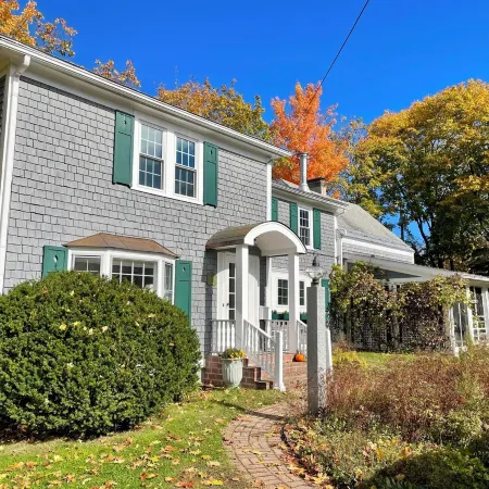 Charming 4-bedroom Colonial in lovely Keene with WiFi, AC