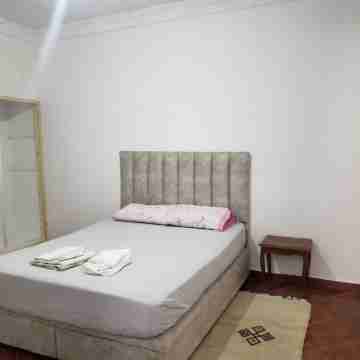 Lovely Sunny 1-bedroom appart/home free parking Netflix. Rooms