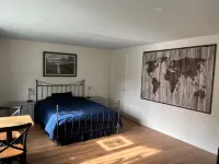 Beautiful 1 Bedroom, 1 Bathroom in Medford with WiFi and AC