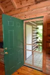 Cozy Pondside Cabin five minutes from Laurel Lake