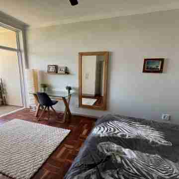 Cozy vacation apartment in Somerset West Rooms