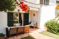 Charming 3-bedroom beachside chalet with WiFi & AC, in El Puerto de Santa María