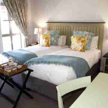 Modern, Spacious & Convenient apartment for 4 Rooms