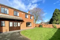 Elegant Home with Pool & Sauna near Golf Course