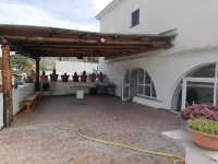 Sunny Terrace Retreat