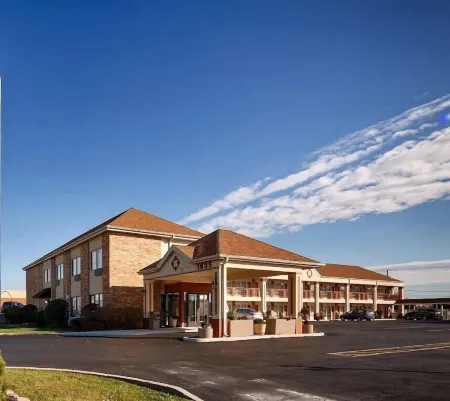 Days Inn by Wyndham St. Charles IL Отели в г. Сент-Чарльз