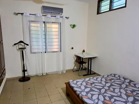 Beach and coconut trees Отели рядом с достопримечательностью «Kiddo Land»