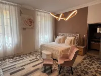 Exceptional house in the center of Narbonne with garden and pool