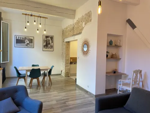 Joli T2 Dans le Centre de Mèze Hotels in Meze