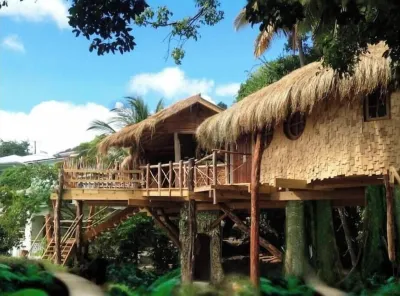Bay Treehouse Hotels near S&S The Pricebusters VF branch