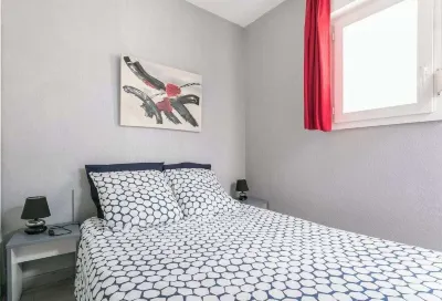 Air-conditioned T3 with pool and sea view Hotels near Plage des Quilles