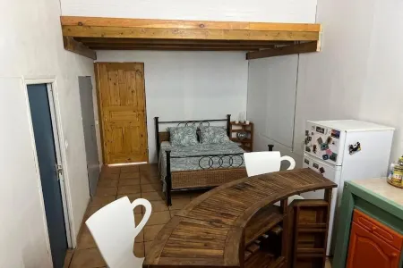 Séjournez au Mango Studio : Une Parenthèse de Pure Détente Отели в г. Капестер-Бель-О