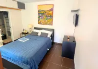 Studio with kitchen 15min by train from Paris. Hotels in Sarcelles