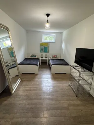 Modern and cozy apartment with 2 bedrooms "a stone's throw from Hamburg" Các khách sạn ở Hasloh