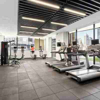 Luxurious 2B2B Apartment - Central CBD Location with Pool, Gym Fitness & Recreational Facilities