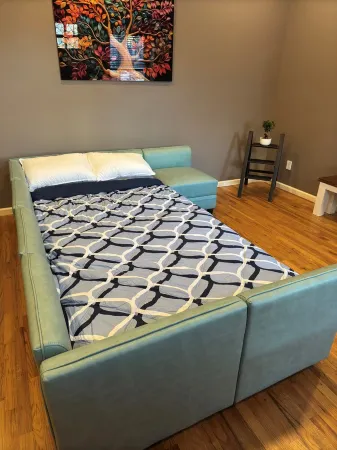 NEW! Modern Private Entrance, 2BD Apt. Minutes to NYC Отели рядом со станцией Хобокен-Поезд