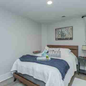 Warm Nest Inn - Newly remodeled spacious studio - across street from St Mary's Rooms