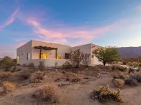 Stylish and Private Adobe Retreat with Views in Borrego Springs / Anza Borrego Hotels in Borrego Springs