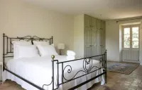 Old farmhouse with majestic view of the vineyards Hotels in Carpentras