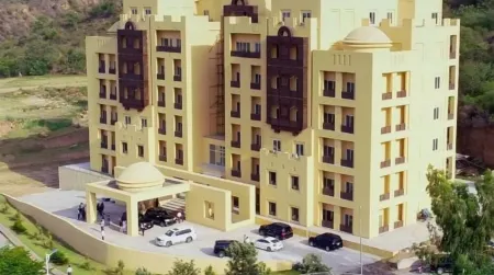 1 Bedroom Apartment with Golf Course Views