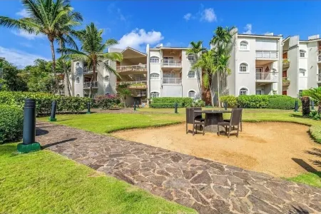 Charming 2-bedroom apartment in enchanting Las Terrenas with WiFi, AC