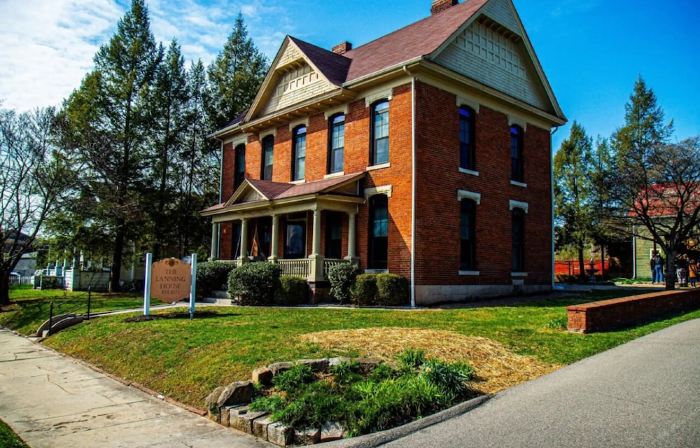 The Lanning House: 3-bedroom house in fabulous downtown Salem with AC