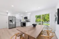 Charming 3-bedroom house with saltwater pool