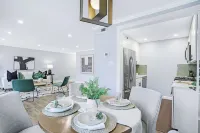 Modern 2-bedroom condo, Walk to metro