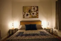 Tring Grange Cottage - Sleeps 2 - Onsite Parking