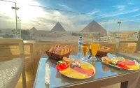 Deluxe Double or Twin Room Window Pyramids View Hotell i Gamla Kairo