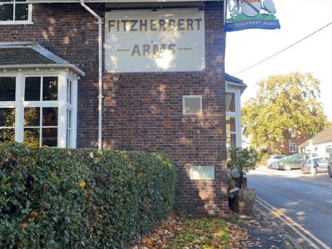 Cosy two bedroom cottage with log fire in the beautiful village of Swynnerton.