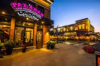 Luxury Downtown Crown Apartment minutes from DC