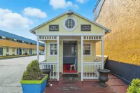 Days Inn & Suites by Wyndham Terre Haute