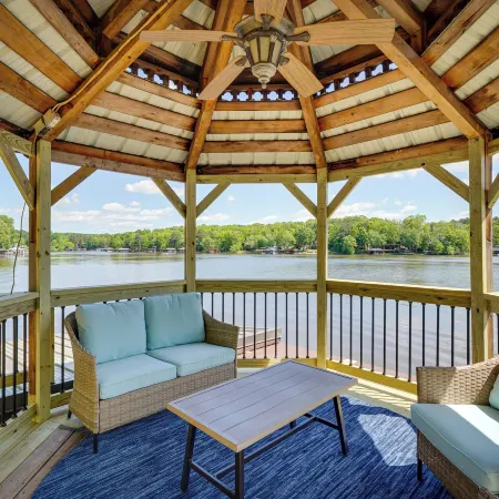 Lakefront Vacation Rental w/ Views & Hot Tub!