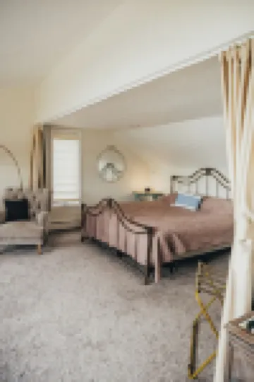 Luxury private Portage Lakes home lake access 3 bd Oasis Hottub pet friendly!